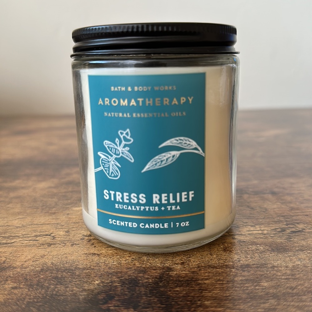 Bath and body works stress relief scented candle eucalyptus tea 7 oz